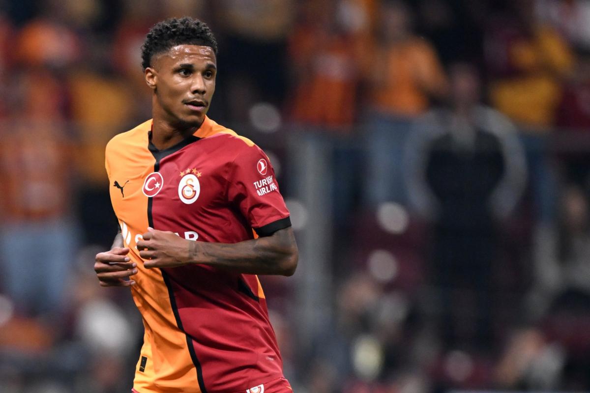 Officiel : La mauvaise nouvelle vient de tomber pour Ismail Jakobs ! 2 Officiel : La mauvaise nouvelle vient de tomber pour Ismail Jakobs !