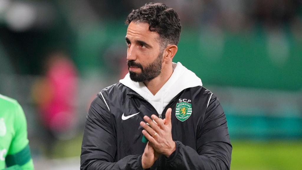 le nouveau coach de Manchester United connu ! 1 le nouveau coach de Manchester United connu !