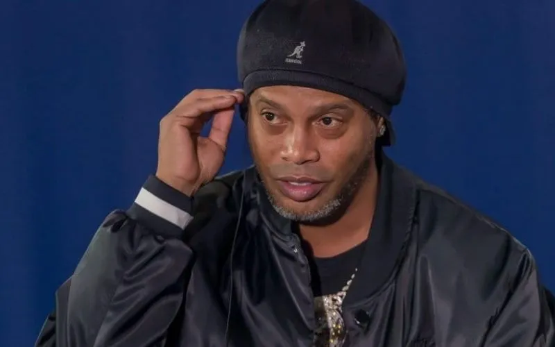 Ronaldinho snobe Messi et nomme le meilleur joueur du monde