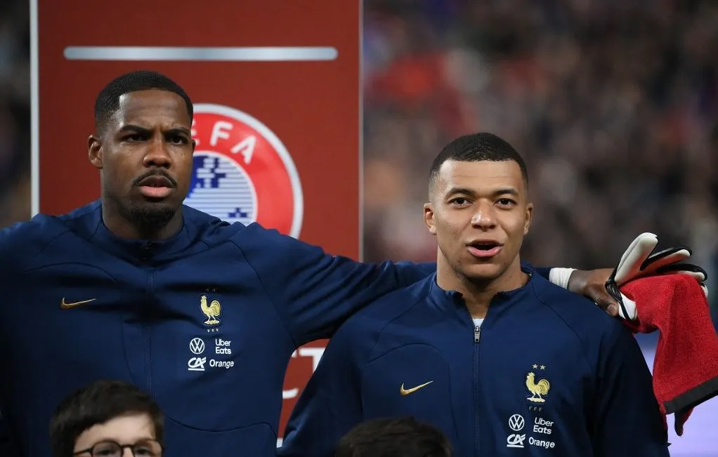 Didier Deschamps prend la défense de Maignan face à Mbappé ! 2 Didier Deschamps prend la défense de Maignan face à Mbappé !
