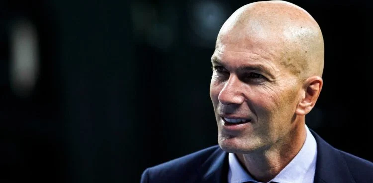 Zidane prêt à relever un nouveau défi ? Un club chaud sur sa piste ! 1 Zidane prêt à relever un nouveau défi ? Un club chaud sur sa piste !
