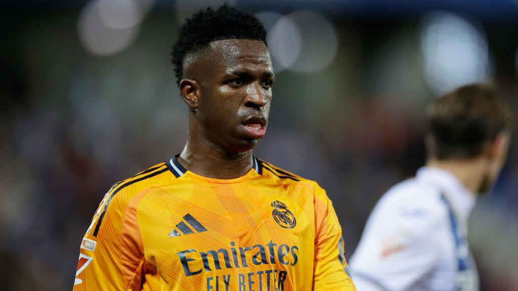 Haaland 8e, Vinicius Jr 4e, Salah2e... les 10 favoris du Ballon d’Or 2025 7 Haaland 8e, Vinicius Jr 4e, Salah2e... les 10 favoris du Ballon d’Or 2025
