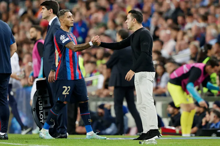 Raphinha se lâche et tacle Xavi, son ancien coach au Barça !