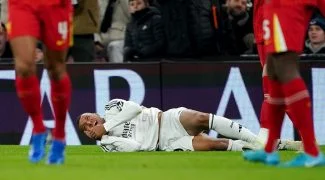 Liverpool - Real Madrid : la photo incroyable de Mbappé face à van Dijk fait le buzz