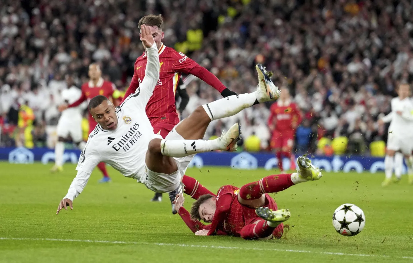 Real Madrid : Méconnaissable contre Liverpool, la très mauvaise nouvelle tombe pour Mbappé