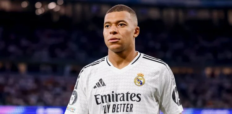 Le clan Mbappé lâche une annonce majeure concernant le Real Madrid 1 Le clan Mbappé lâche une annonce majeure concernant le Real Madrid