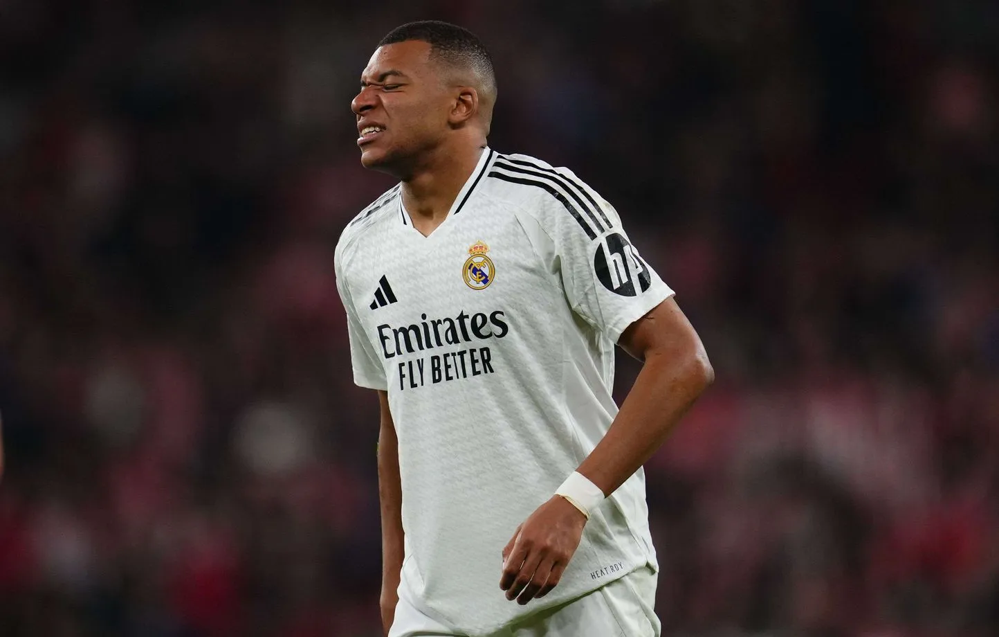 Real Madrid : le geste de Kylian Mbappé sur son penalty manqué fait polémique 