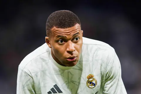 2 jours après son penalty raté, Kylian Mbappé face à un nouveau dilemme 1 2 jours après son penalty raté, Kylian Mbappé face à un nouveau dilemme