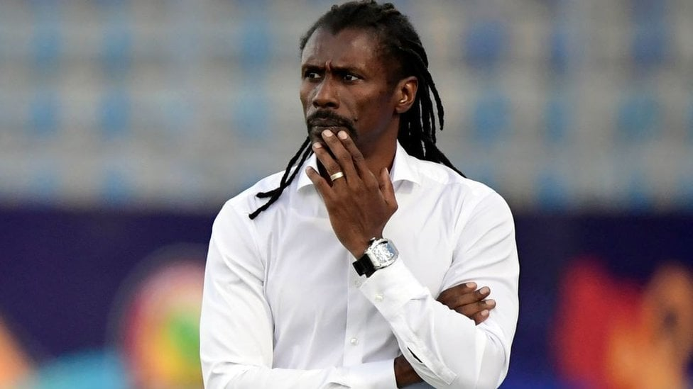 Aliou Cissé en route pour l’Angleterre : un nouveau défi en vue ?