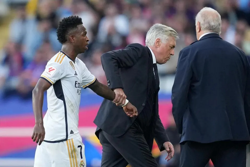 Ancelotti prend une décision risquée avec Vinicius? 1 Ancelotti prend une décision risquée avec Vinicius?