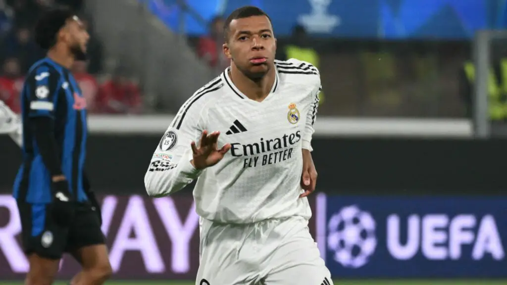 VIDÉO : Vinícius Jr s’énerve contre Mbappé à Bergame, la séquence choque !