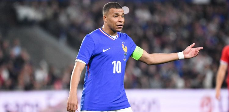 Mbappé ne touche pas son salaire avec les Bleus : découvrez ce qu’il en fait.