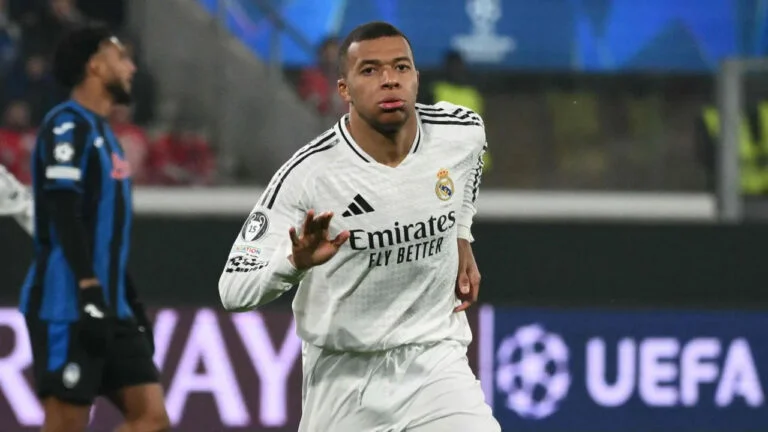 Mbappé 4e, Vinicius 2e... Découvrez le Top 10 des meilleurs joueurs du Real Madrid cette saison ! 8 Mbappé 4e, Vinicius 2e... Découvrez le Top 10 des meilleurs joueurs du Real Madrid cette saison !