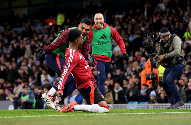 L’image de Amad Diallo et Guardiola qui fait le buzz sur les réseaux. 1 L’image de Amad Diallo et Guardiola qui fait le buzz sur les réseaux.