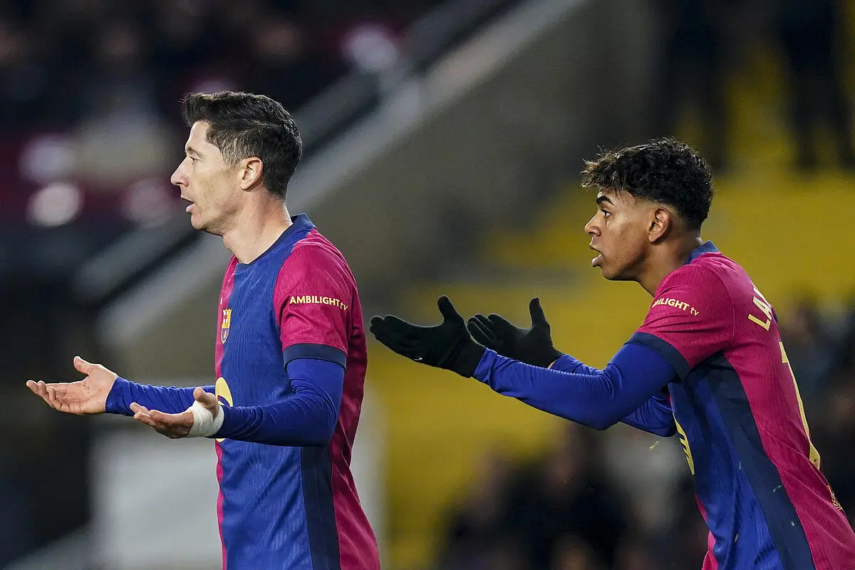 Rudiger se moque ouvertement de la défaite du Barça. 2 Rudiger se moque ouvertement de la défaite du Barça.