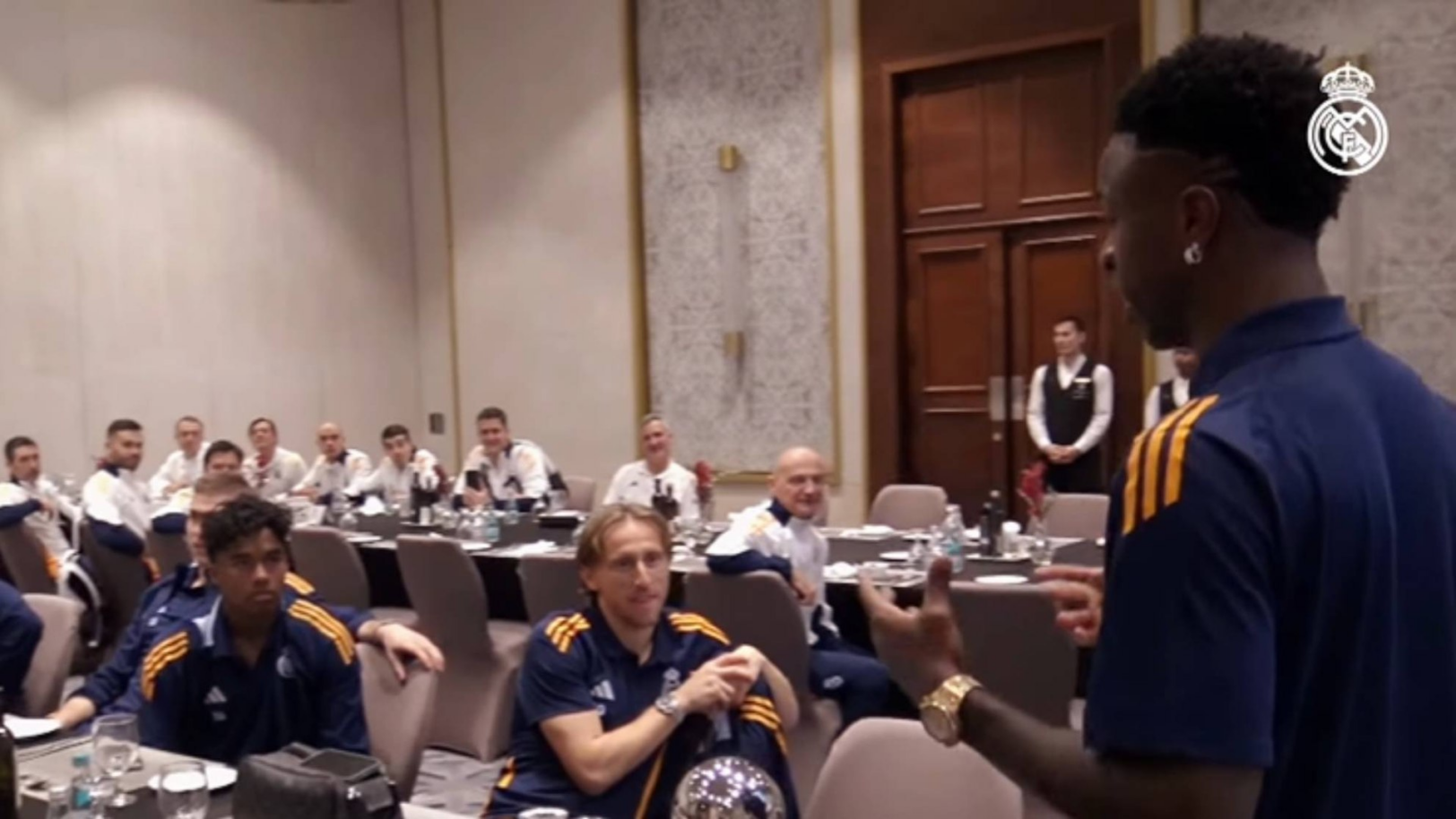 Les déclarations inattendues de Vinicius et Ancelotti secouent l’équipe