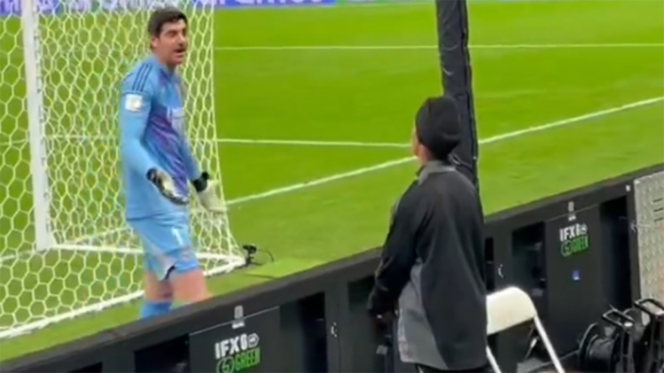 Courtois : une scène étrange avec un ramasseur de balle fait le buzz