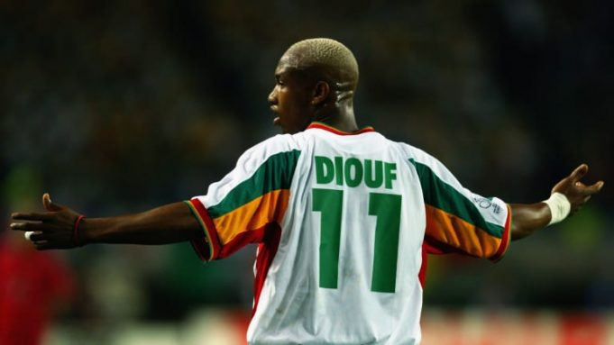 Les révélations surprenantes d’un ex-coéquipier sur El Hadji Diouf : « À 17 ans, il venait dans les vestiaires et… »
