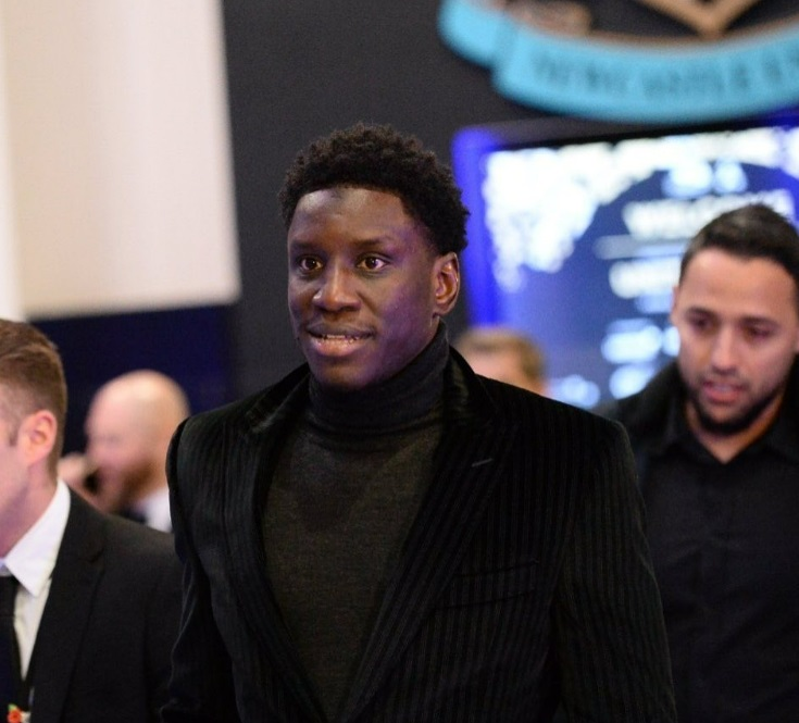 Équipe nationale : Demba Ba réagit de manière surprenante aux propos de Bafétimbi Gomis sur le Sénégal