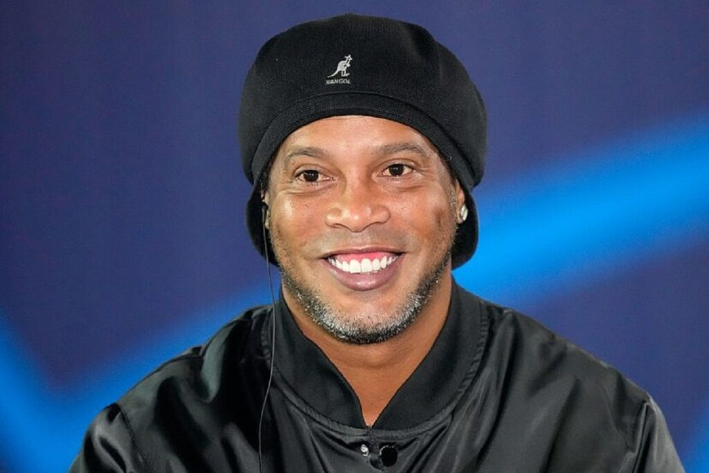 Ronaldinho tranche : ni Messi ni Ronaldo, voici son meilleur joueur de tous les temps