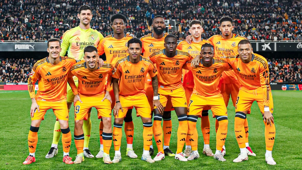 Courtois et les cadres madrilènes sévères envers Vinicius après son rouge à Valence