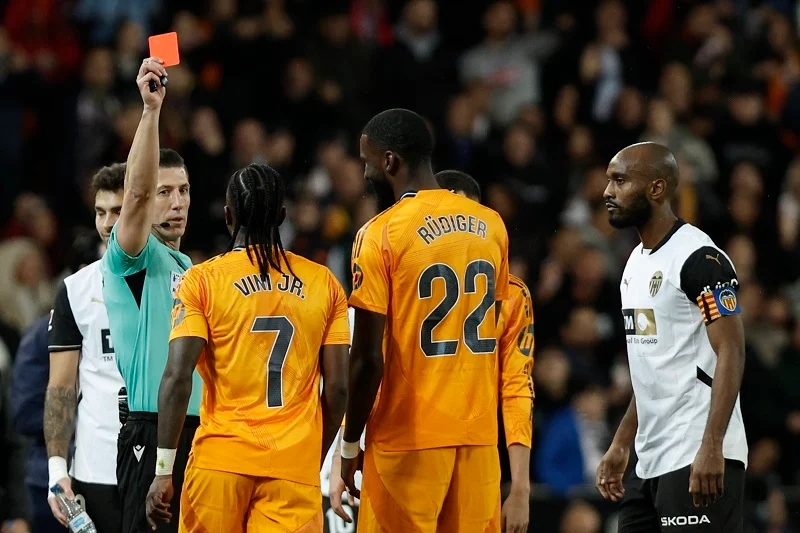 Malgré son expulsion, Vinícius Junior reçoit une bonne nouvelle 2 Malgré son expulsion, Vinícius Junior reçoit une bonne nouvelle