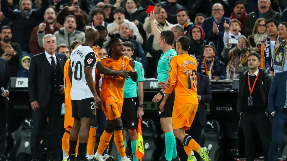 VAR à Valence : la FIFA réagit à la plainte du Real Madrid et crache ses vérités 