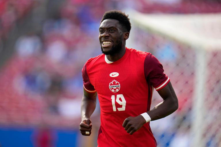 Real Madrid : Une décision choc se profile pour Alphonso Davies !