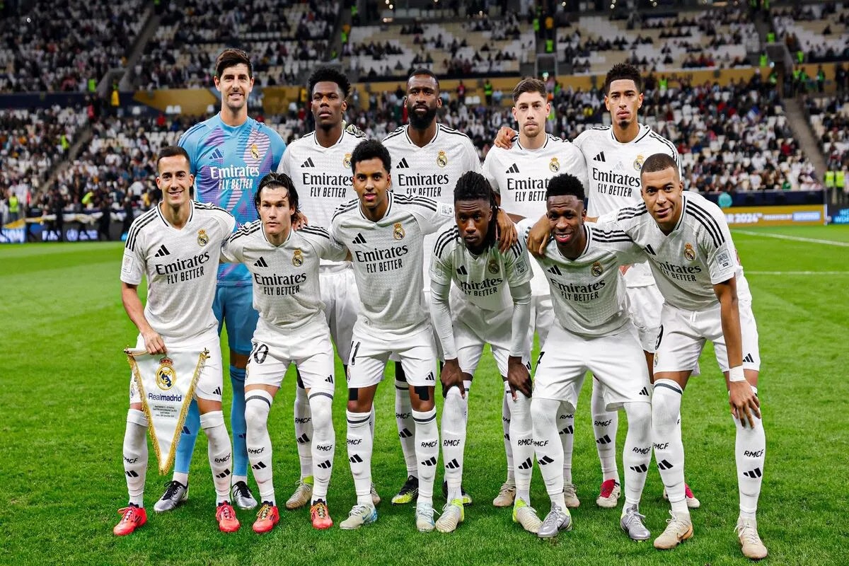 Composition fuitée : Carlo Ancelotti chamboule tout avant Salzbourg