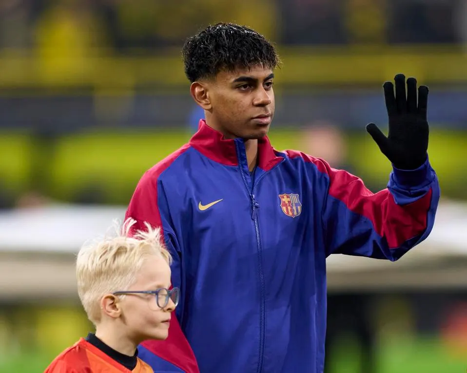 Barça : Lamine Yamal fait un geste incroyable en offrant 3 maisons à…