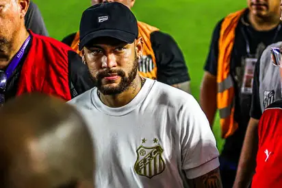 Neymar de retour à Santos : ses premiers mots intriguent !