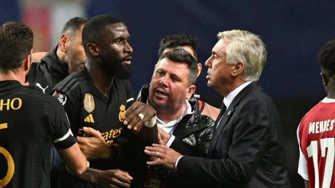 Real Madrid : Ancelotti a choisi le remplaçant de Rüdiger !