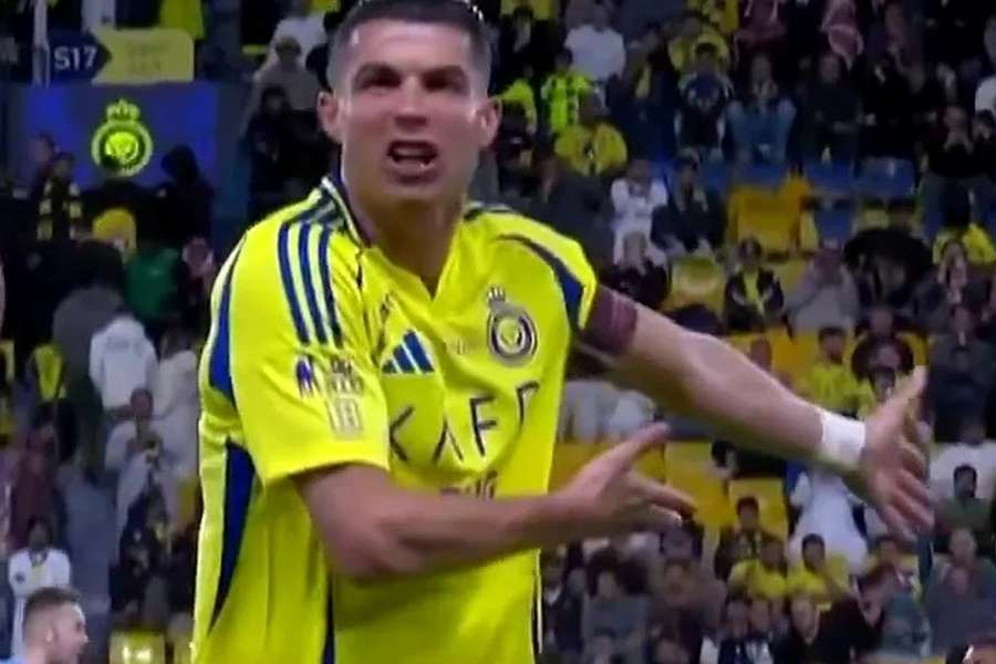 Cristiano Ronaldo pète les plombs, la vidéo affole les réseaux ! 1 Cristiano Ronaldo pète les plombs, la vidéo affole les réseaux !