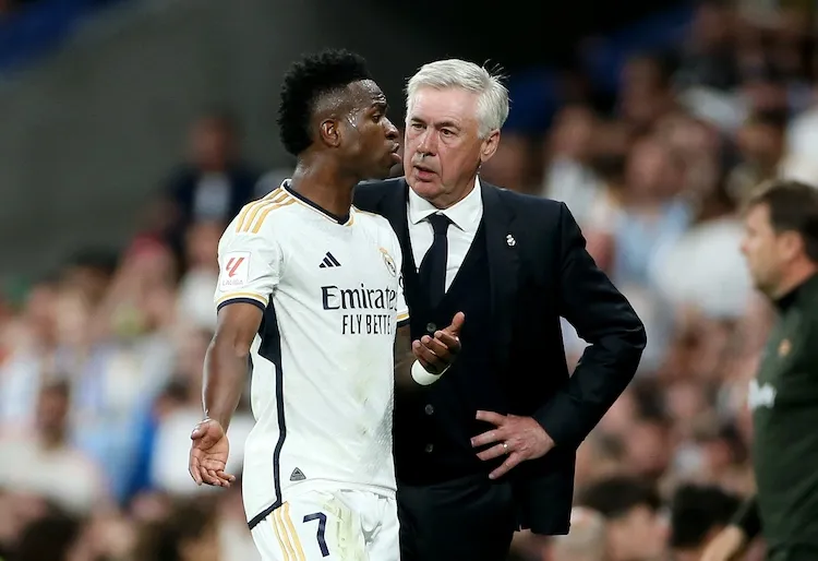 Tensions au Real Madrid ? Vinicius se plaint d’un coéquipier auprès d’Ancelotti ! 1 Tensions au Real Madrid ? Vinicius se plaint d’un coéquipier auprès d’Ancelotti !