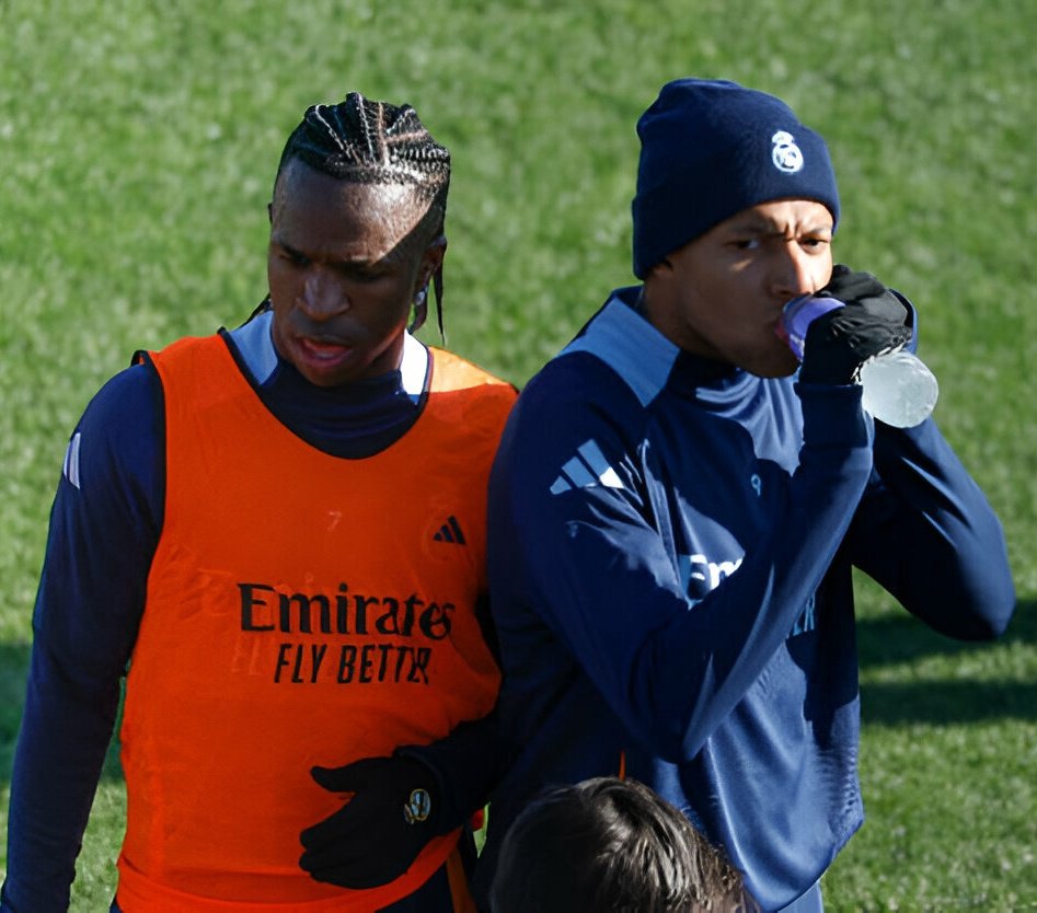 Grosse panique au Real Madrid, Mbappé et Vinícius inquiètent le club 1 Mbappé Vinicius