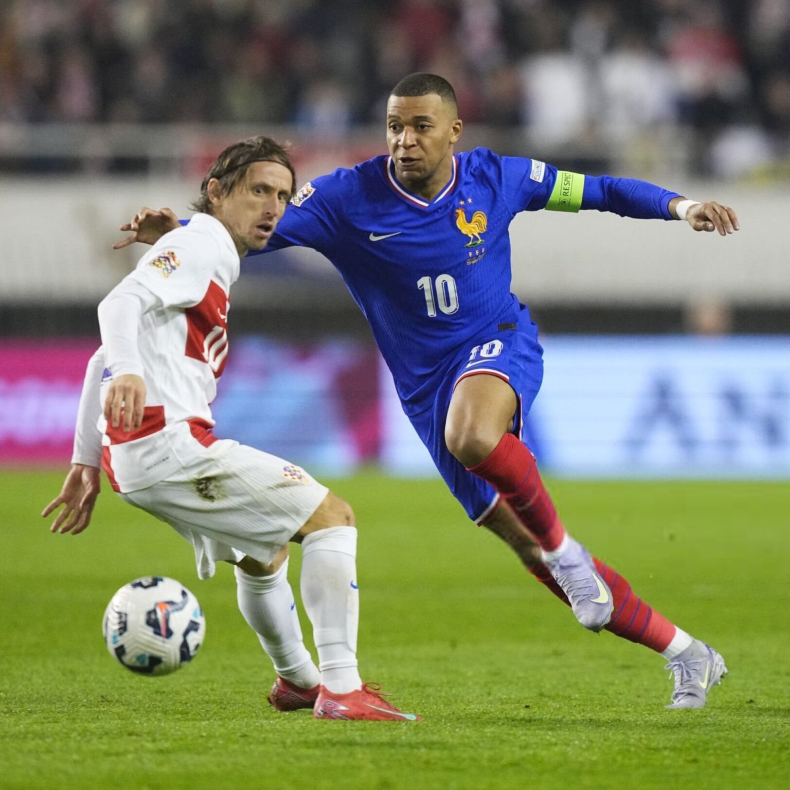 Ce qu’a fait Mbappé à la pause de Croatie 2-0 France mérite le respect ! 2 Mbappé et Modric