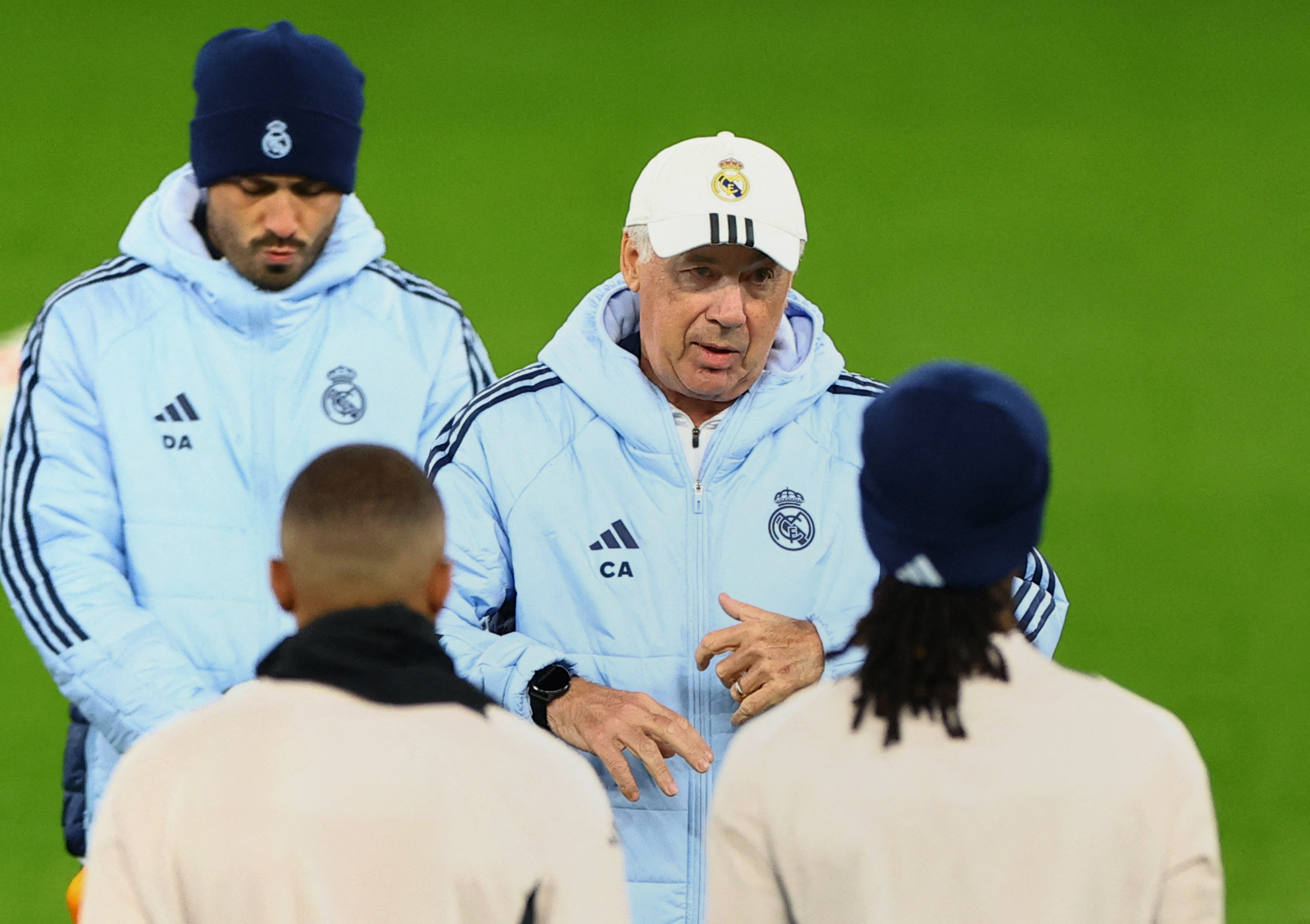 Carlo Ancelotti entrainement casquette