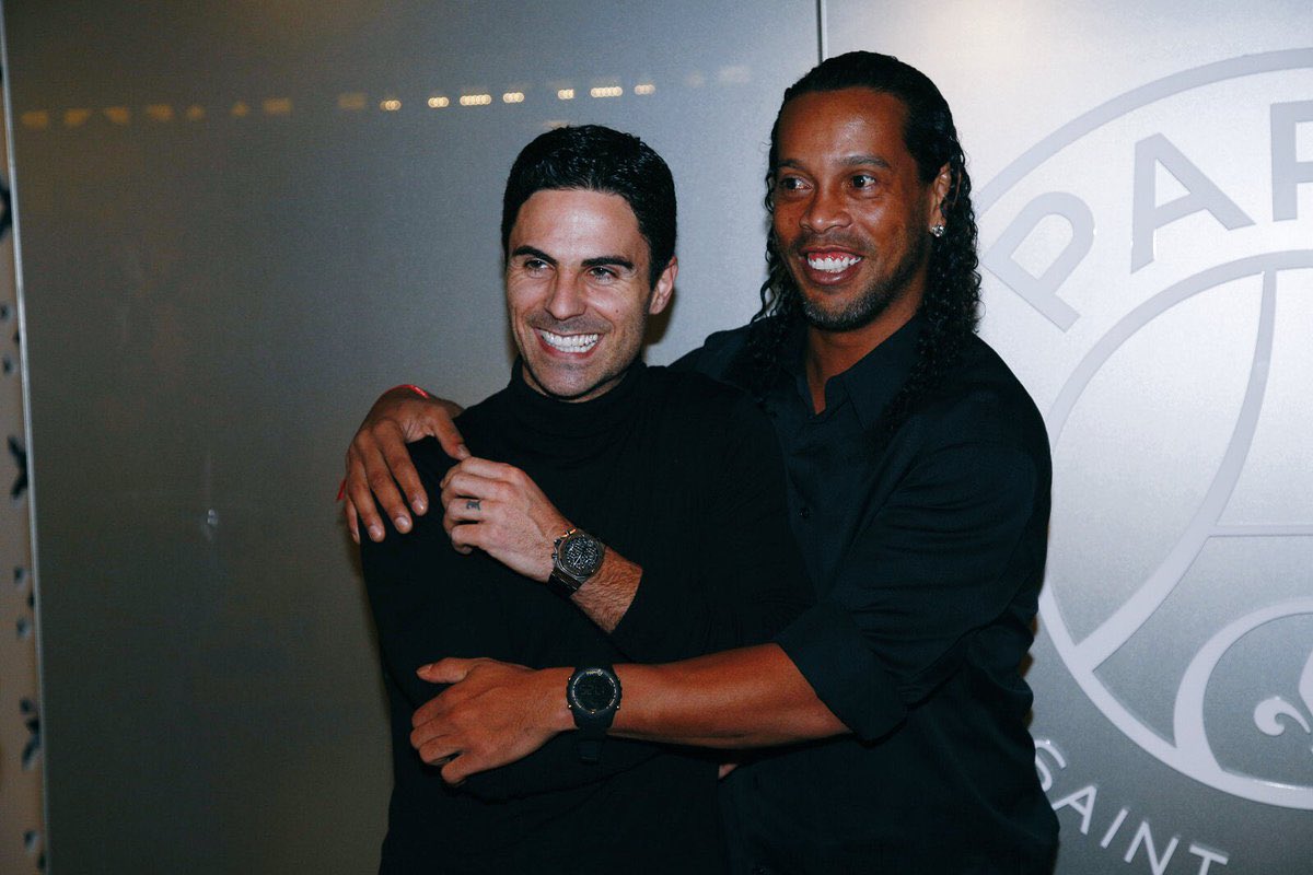 Ronaldinho enflamme Paris avant le choc Arsenal vs PSG !