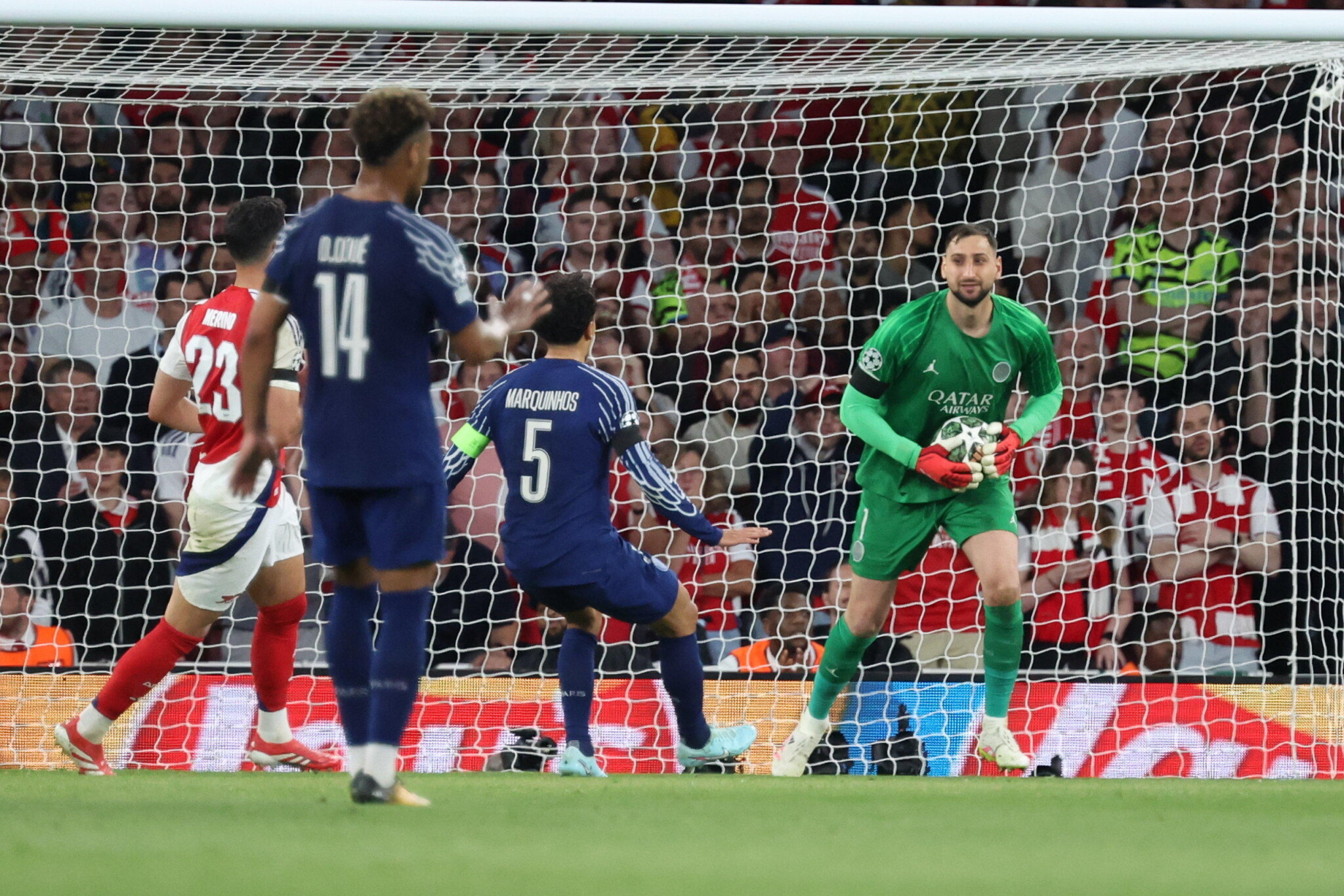 « Il est le meilleur du monde, sauf quand… » :  L’Italie allume la France après Arsenal vs PSG