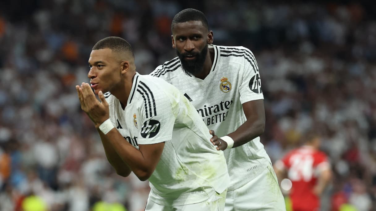 Kylian Mbappe et Antonio Rudiger celebrent un but du Real Madrid le 17 septembre 2024 1950059