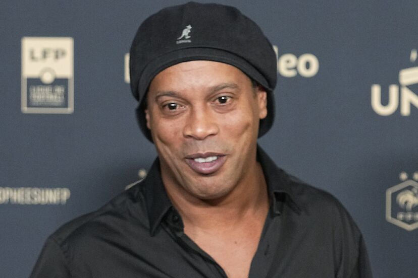 Ronaldinho avoue avoir supplié le Barça de recruter une légende de Chelsea 2 Ronaldinho avoue avoir supplié le Barça de recruter une légende de Chelsea