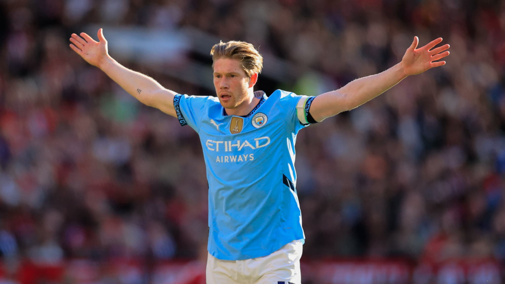 Kevin De Bruyne s’en prend violemment à Manchester City 2 Kevin De Bruyne s’en prend violemment à Manchester City
