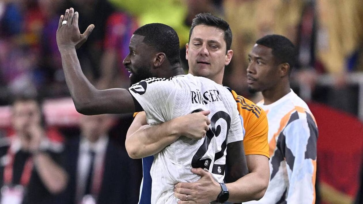 Real Madrid : La très mauvaise nouvelle pour Antonio Rüdiger après son expulsion 