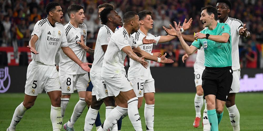 Real Madrid : 4 joueurs ont choqué Florentino Pérez après la défaite contre le Barça