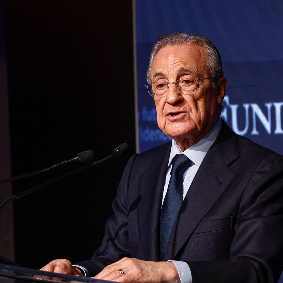 Florentino Perez s’est retrouvé coincé dans une situation inattendue… 1 Florentino Perez s’est retrouvé coincé dans une situation inattendue…
