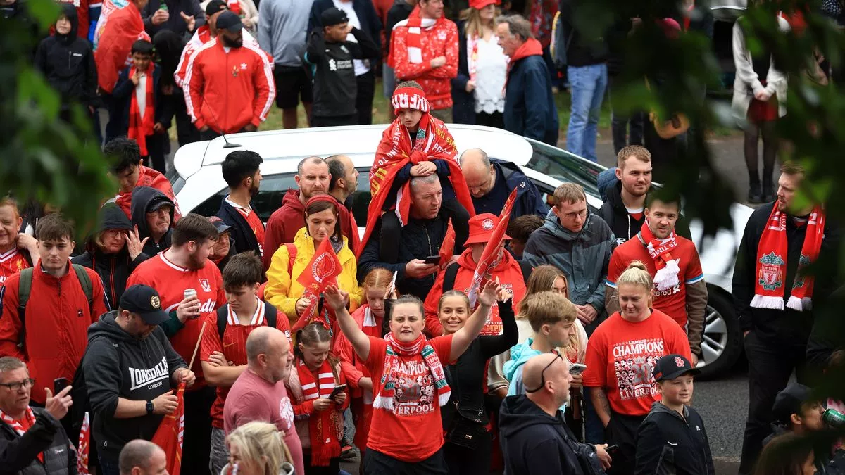 Drame à Liverpool : 27 blessés lors des célébrations, l’enquête démarre
