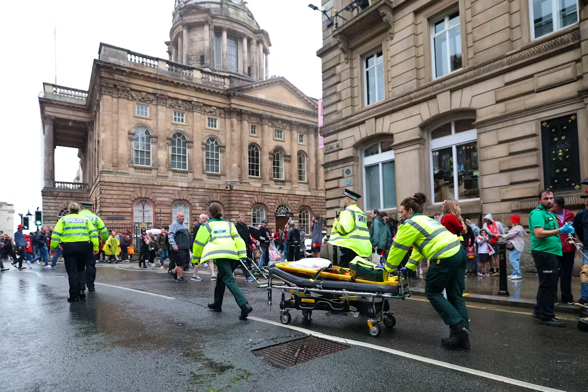 Drame à Liverpool : 27 blessés lors des célébrations, l’enquête démarre