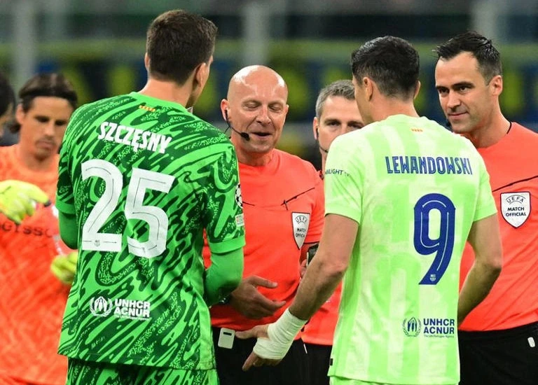 Polémique après Inter – Barça : des accusations très graves contre l’arbitre