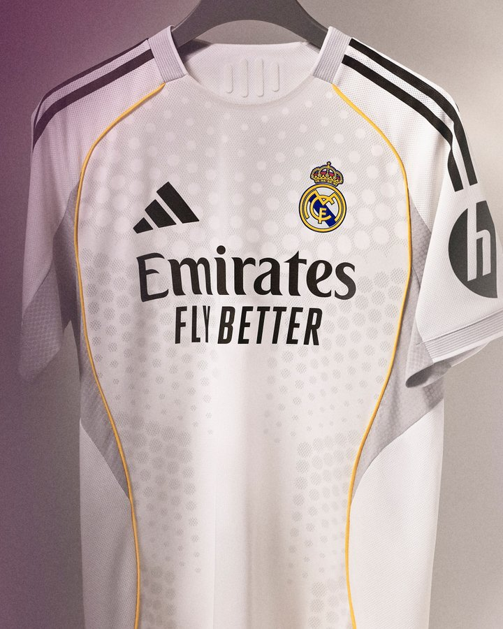 Real Madrid : le maillot 2025/26 officiellement dévoilé