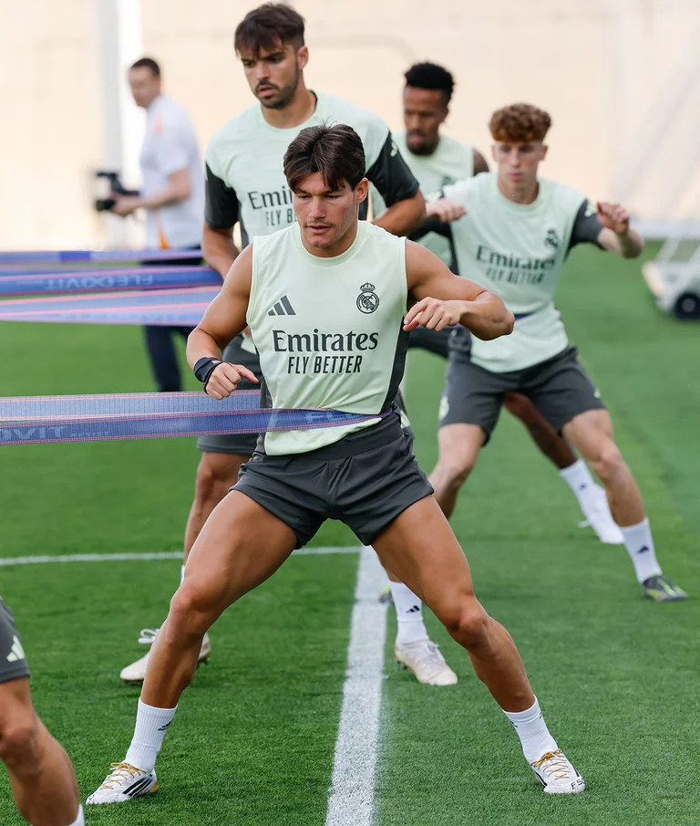 Real Madrid : les images du tout premier entraînement de Xabi Alonso